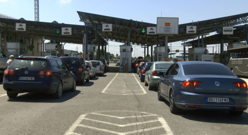 Важни информации за возачите: Еве колку се чека за влез и излез од Македонија