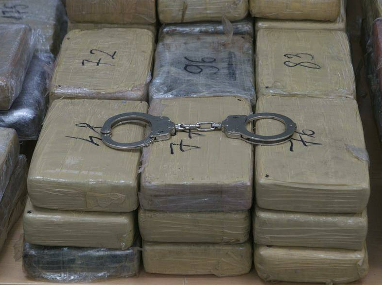 На пристаништето во Солун запленети над 270 килограми кокаин