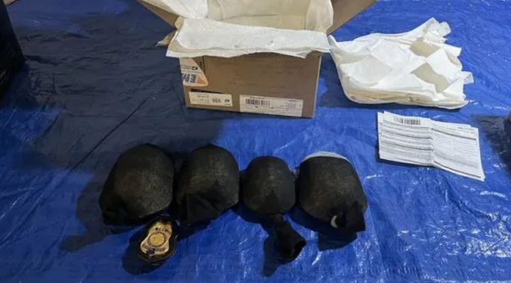 Кинез криумчарел желки во чорапи, заработил 1,4 милиони долари