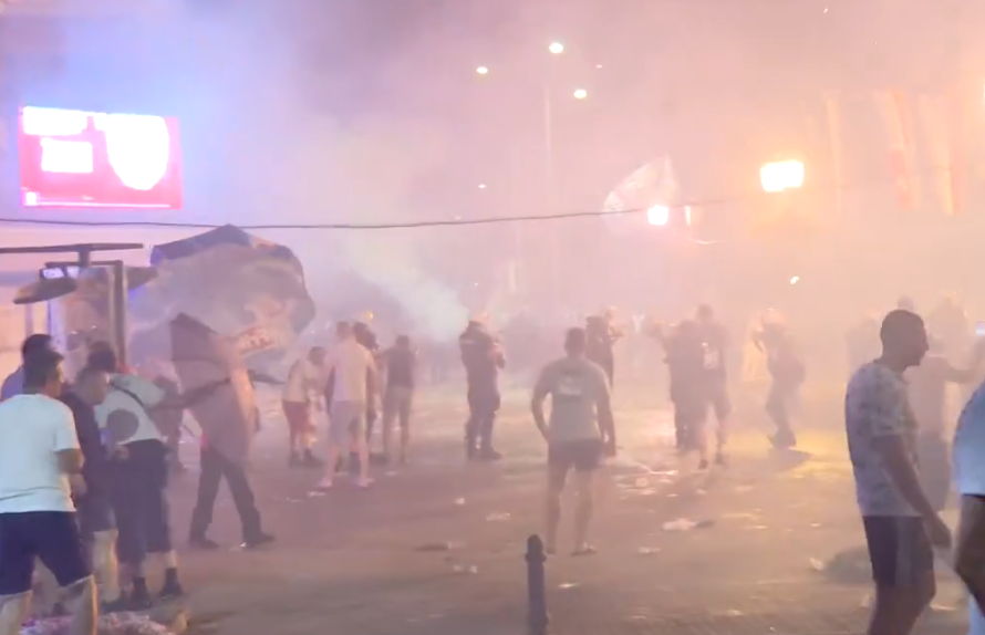 Ескалација на протестите во Србија: Повредени демонстранти, полицајци и новинари