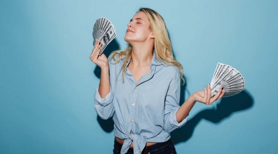 Месечината влегува во Бик: Позитивен пресврт за три хороскопски знаци, но и неочекувана финансиска инекција!