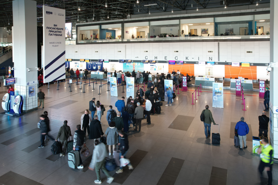 Вистински хаос на скопскиот аеродром: Дојава за бомба, стопирани летови – сега аеродромот функционира нормално