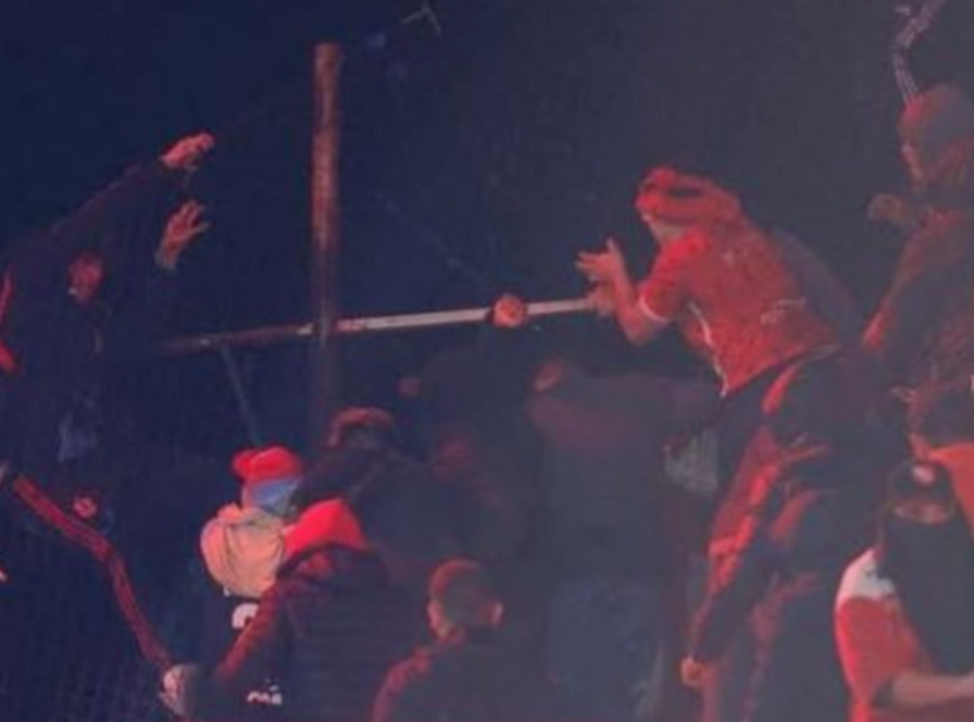 [ВИДЕО] Хаос во Буенос Аирес: Масовна тепачка на трибините со десетици повредени