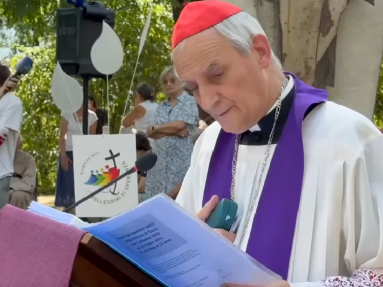 Потресни сцени: Италијански кардинал ги читаше имињата на убиените деца во Газа, му требаа 7 часа да ги прочита сите – список долг 469 страници