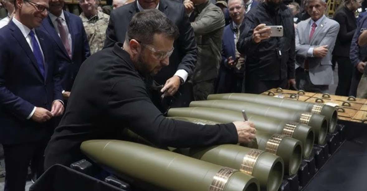 Зеленски: Украина сега има оружје за удари длабоко во Русија без согласност на САД