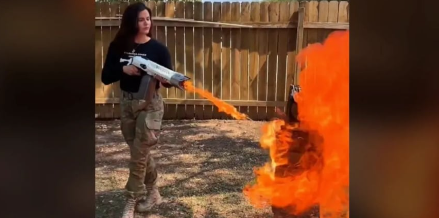 Американска политичарка го запали Куранот: “Постои само еден Бог, Богот на Израел”