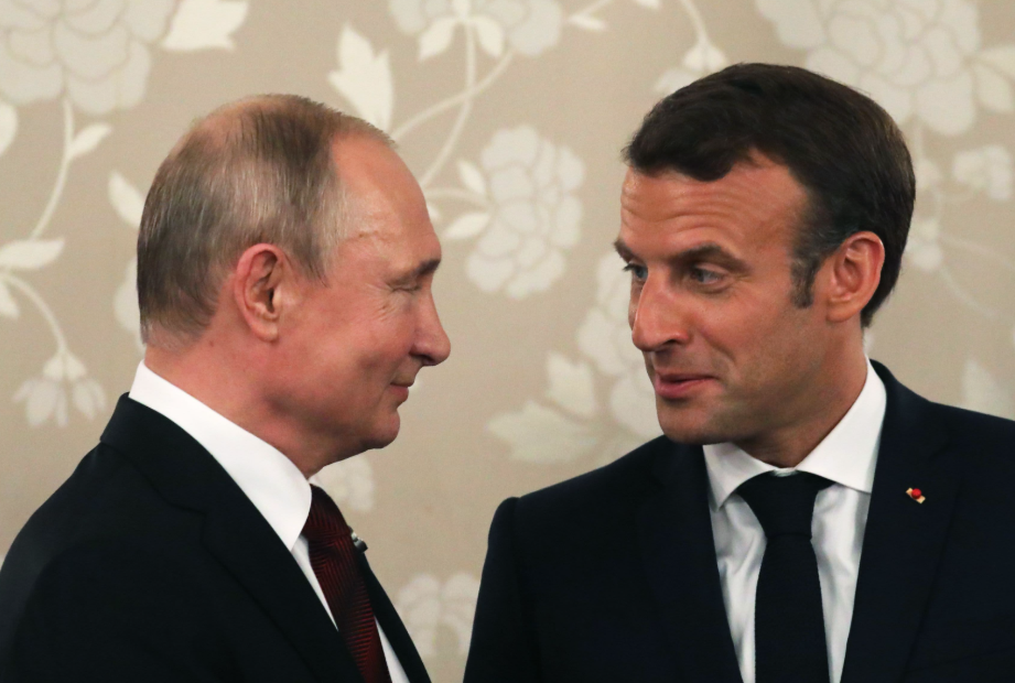 Макрон предупредува: „Се плашам дека Путин повторно ќе го изигра Трамп“