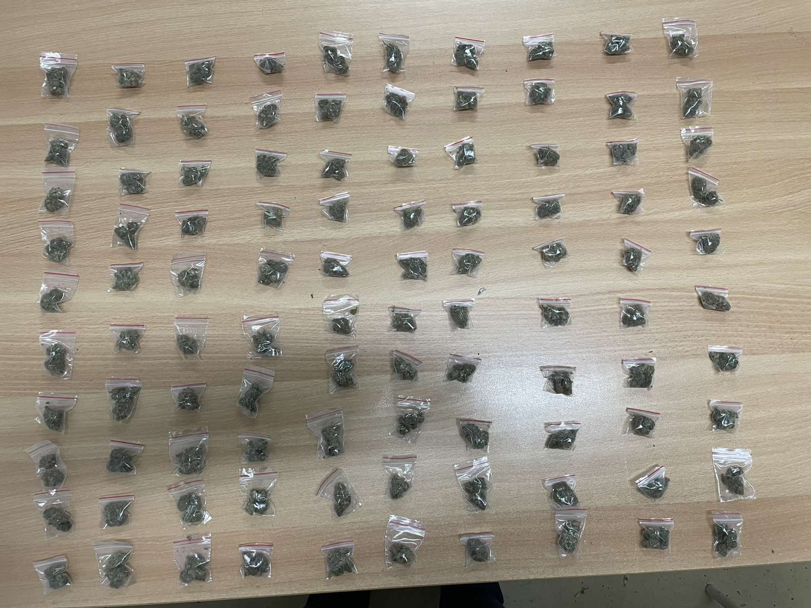 Лишен од слобода дилер во Скопје, запленети 100 кесички со марихуана