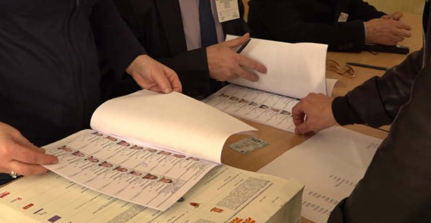 Досега 22 кандидати за независни градоначалници, потписи се собираат и за 12 советнички листи