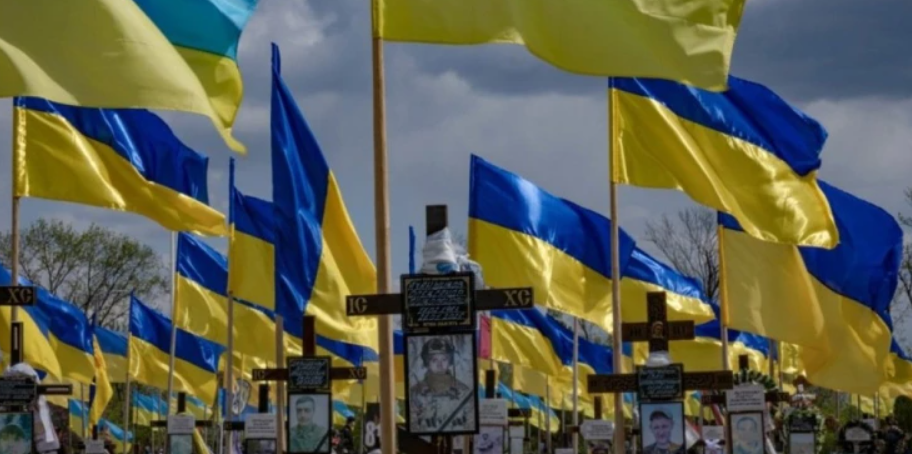 Инцидент на украински гробишта – свештеник пристигнал на опело на војник, а потоа следел шок