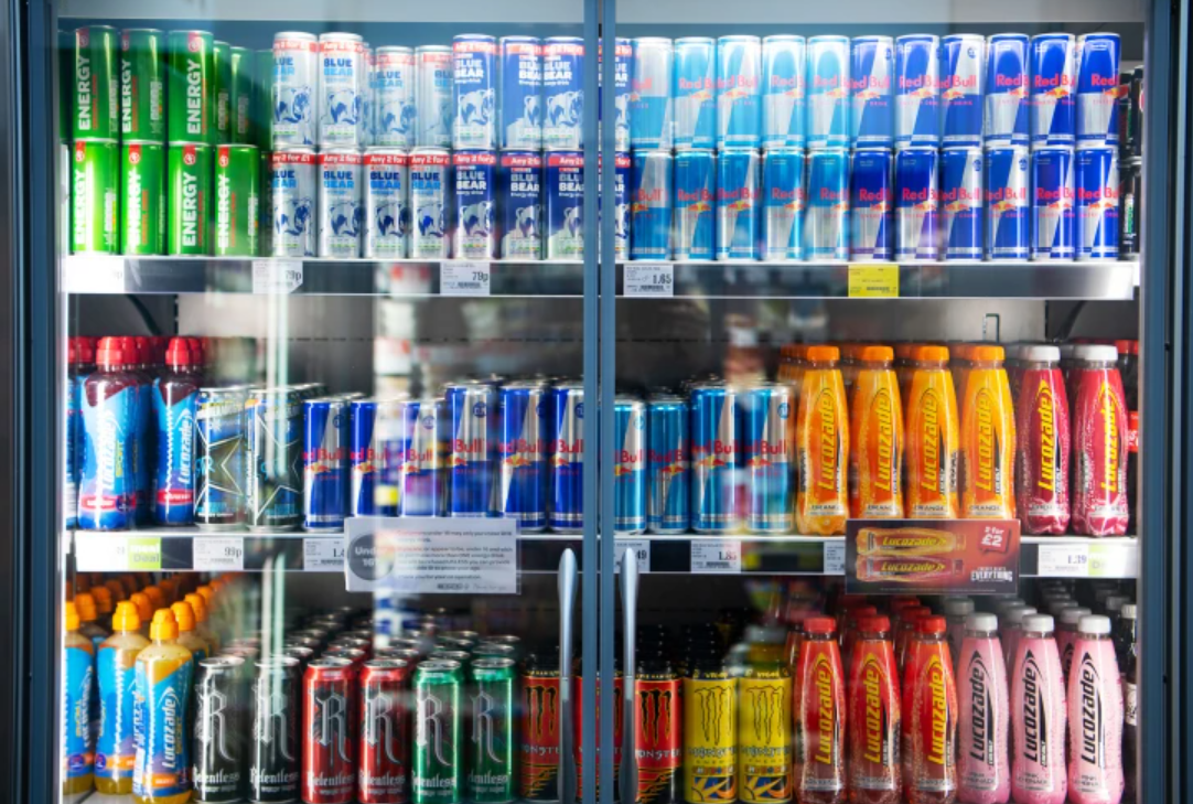 Eнергетските пијалаци ќе бидат забранети за помладите од 16 години во Англија