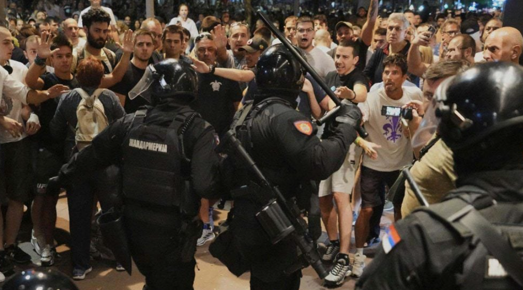 Хаос во Белград: Брутален напад на ветерани и сопственик на локал во Белград – еве што се случува