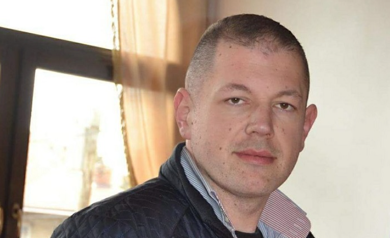 Изгоре автомобилот на Ѓорѓи Галетановски – Чомбе, виден подметнувачот како бега