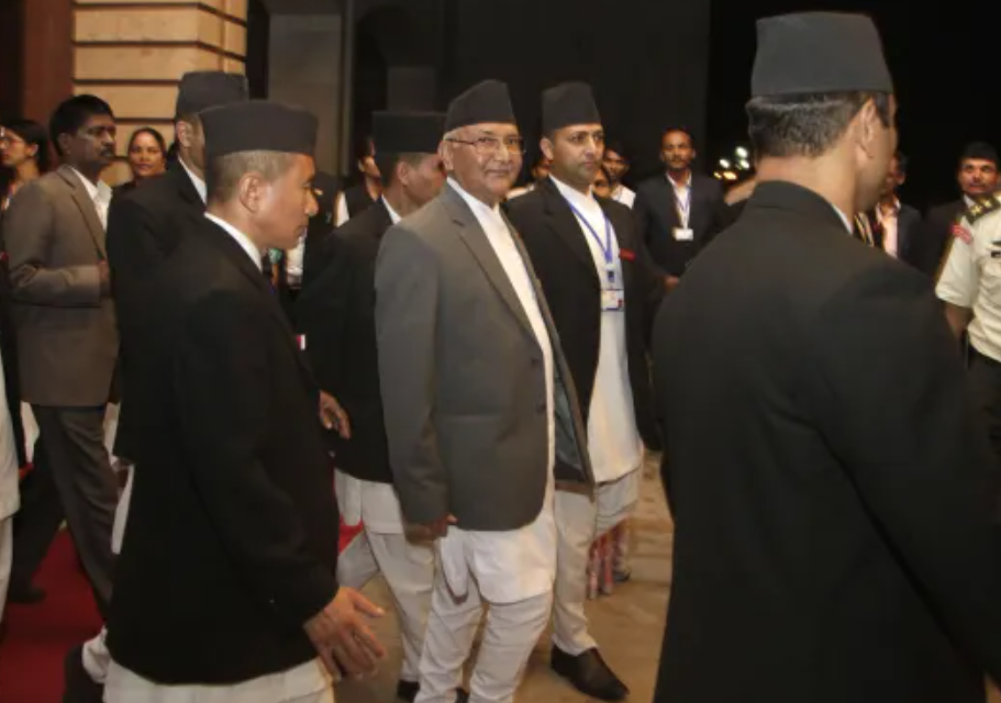 Премиерот на Непал поднесе оставка поради насилните протести