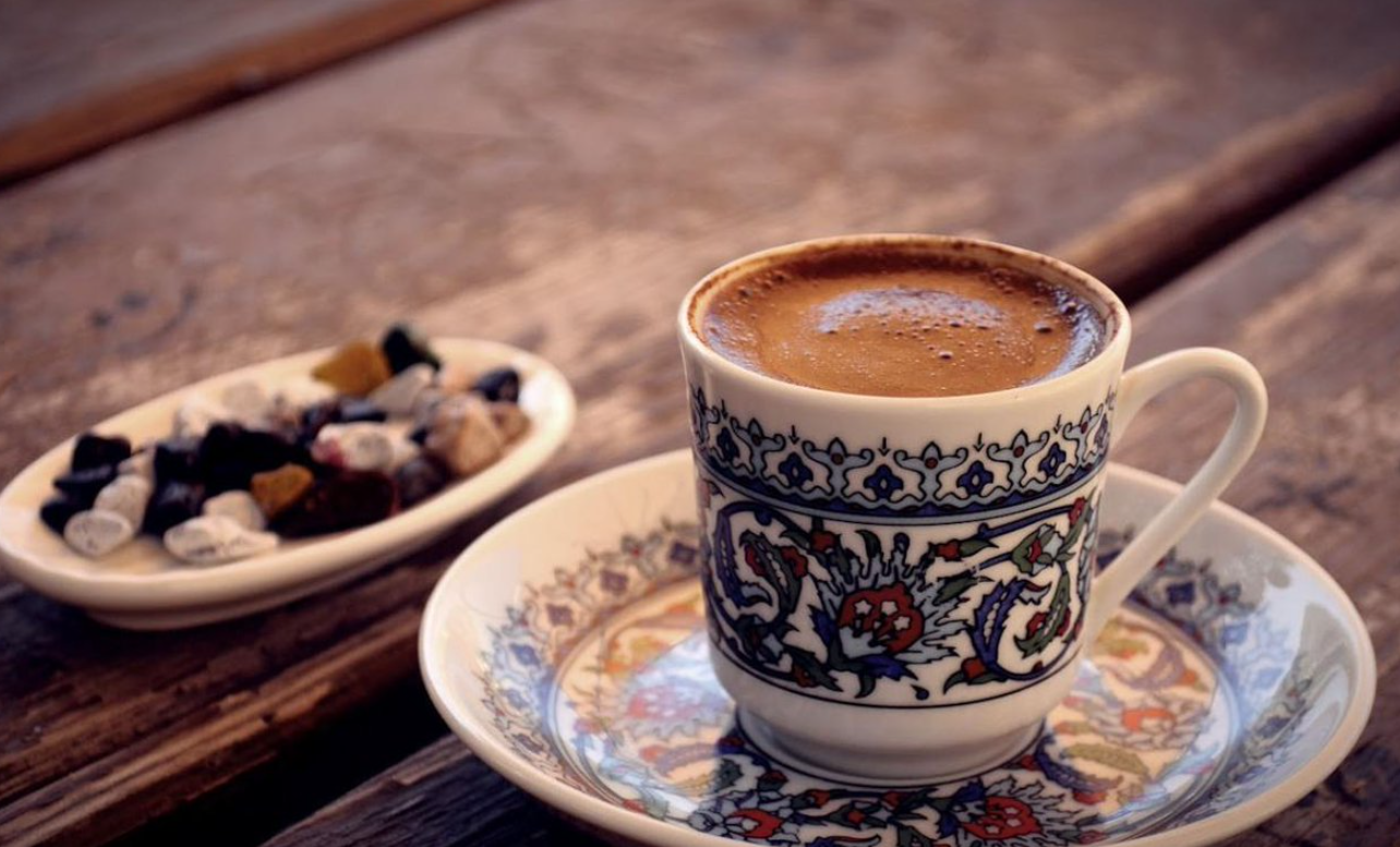 Прекумерен внес на кофеин: Како да ги препознаете знаците?