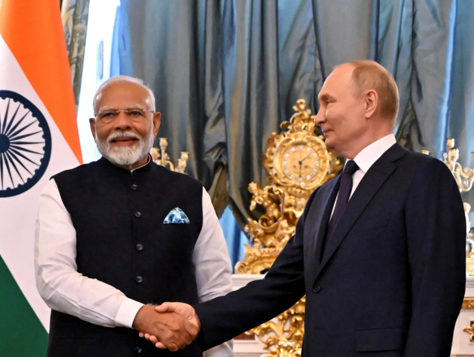 Русија и Индија на пат да склопат огромен воен договор