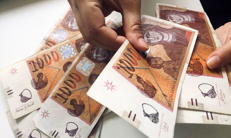 Пари пристигнуваат за 4 хороскопски знаци: Овие знаци ги очекува богатство до 4 октомври