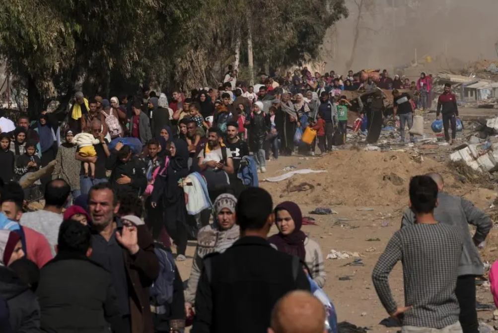 Масовно бегство од Газа: 750.000 луѓе во очајна евакуација