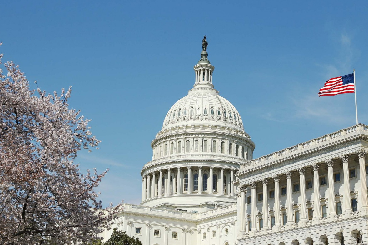 Американската влада во застој: стотици илјади вработени без плата поради буџетска блокада