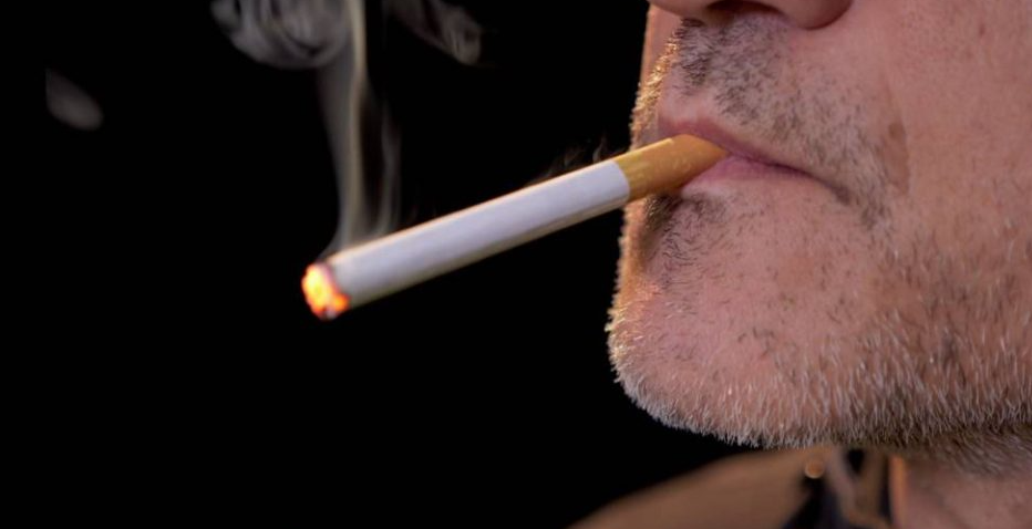 Алaрмантно: Пушат над 40% од младите, првата цигара на 13 години