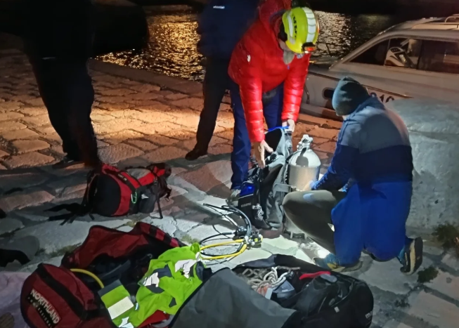 Страшна несреќа во Хрватска: Автомобил слета во море, четири лица загинаа