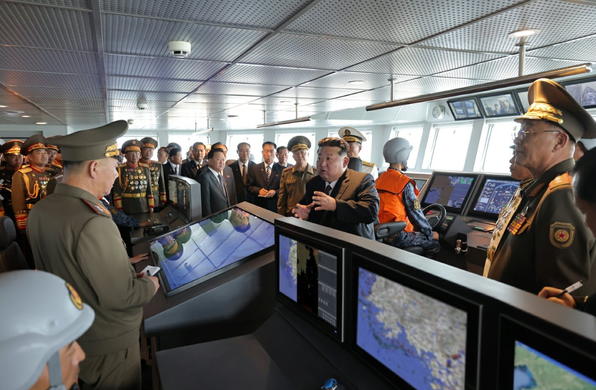 Северна Кореја претстави нов воен брод „Choe Hyon“ од 5.000 тони