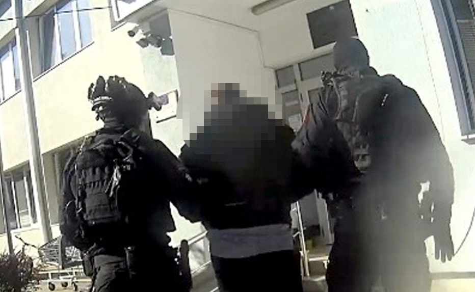 Лишено лице барано со потерница