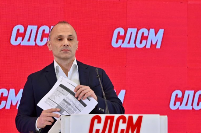 Филипче за фотографиите на Црвенковски: „Или си СДСМ – или не си“