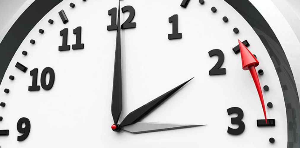 Следниот викенд ги враќаме стрелките – започнува зимското сметање на времето
