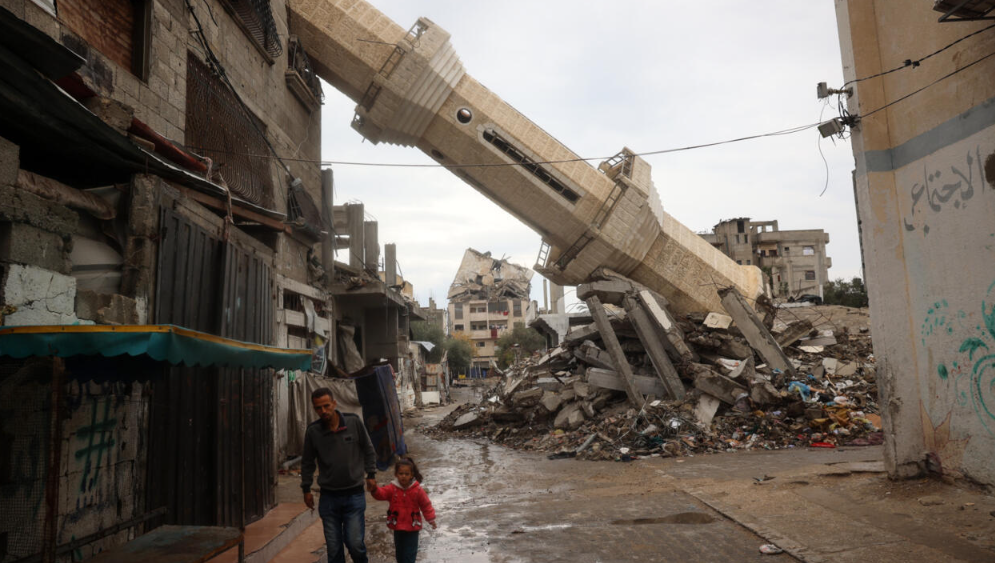 Во израелските напади во Газа убиени 50 Палестинци