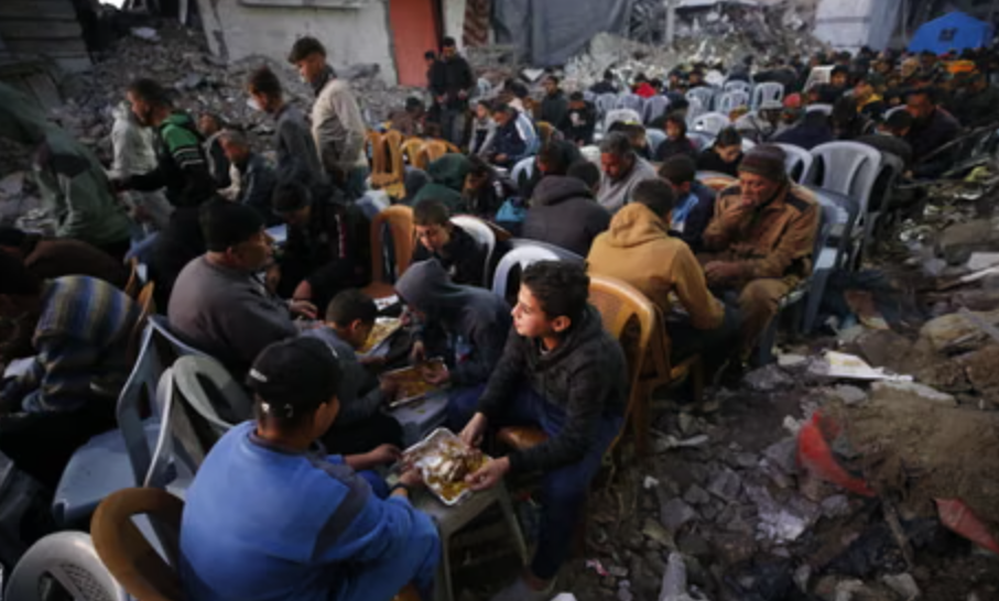 Во Газа пристигнаа телата на 30 Палестинци