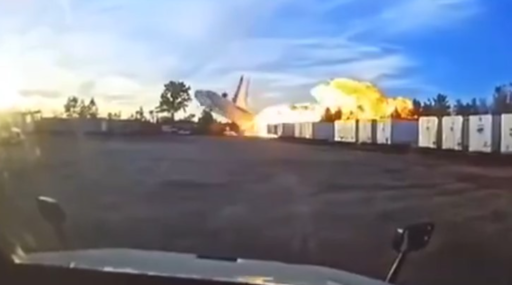 ВИДЕО: Трагедија во САД – се урна товарен авион на UPS, најмалку седум загинати