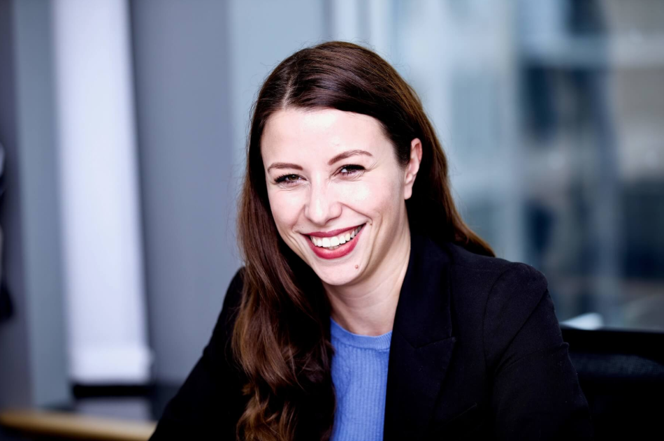 Не е фер Македонија да се става во ист кош со Србија и БиХ, вели европратеничката Јовева