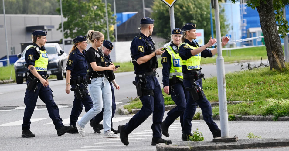 Шведска со зголемена загриженост: 50.000 лица поврзани со криминални банди